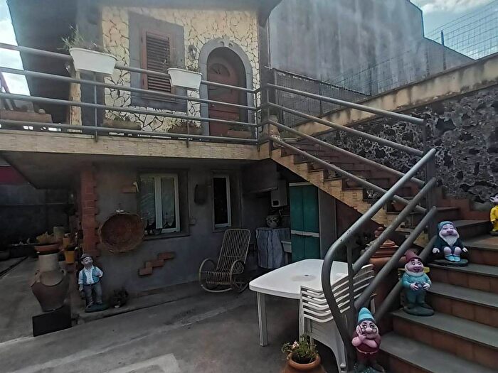 Casa quadrilocale in affitto in Mentana, Nicolosi