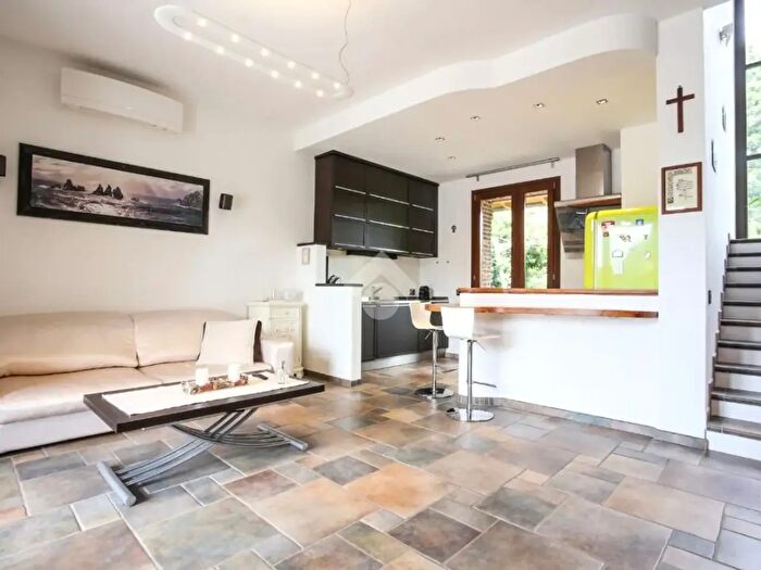 Casa con 6 locali in vendita in Via Fellini, Calderara Di Reno