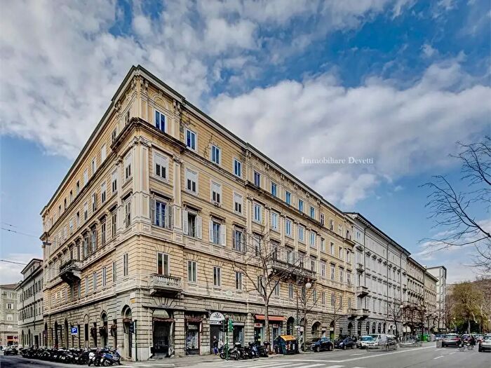 Appartamento bilocale in vendita in Trieste