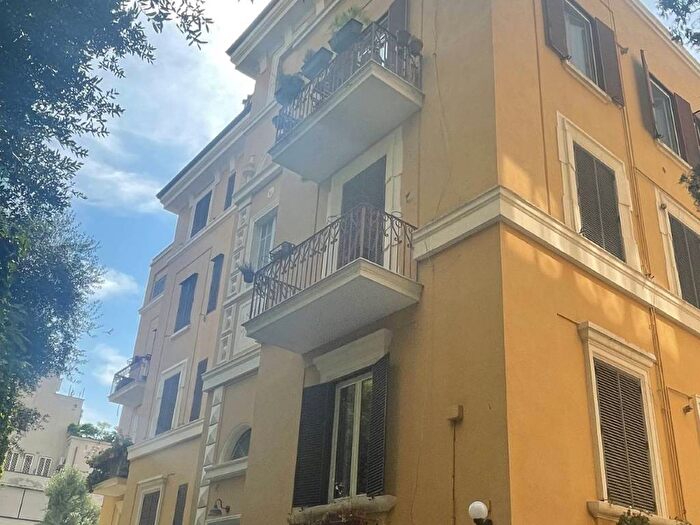 Appartamento trilocale in affitto in Via Aventina, San Saba Caracalla, Roma