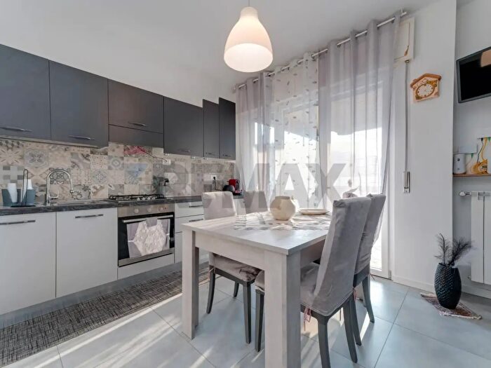 Appartamento bilocale in vendita in Via Giuseppe Garibaldi, Ambivere