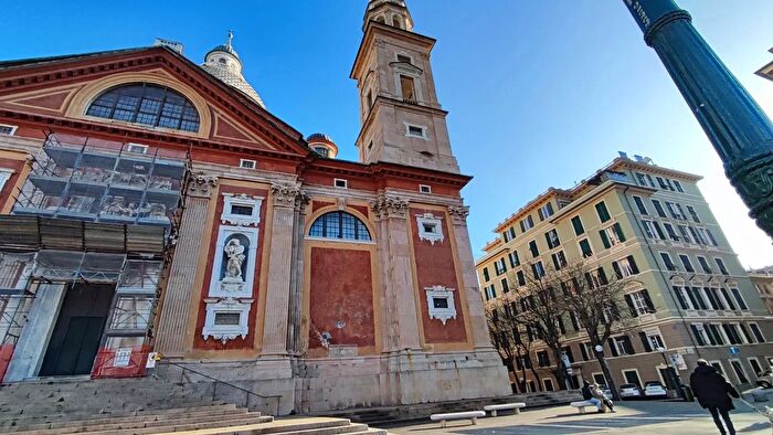 Appartamento quadrilocale in vendita in Piazza Carignano, Genova