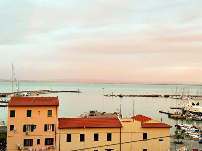 Appartamento quadrilocale in vendita in Via Roma, Monte Argentario