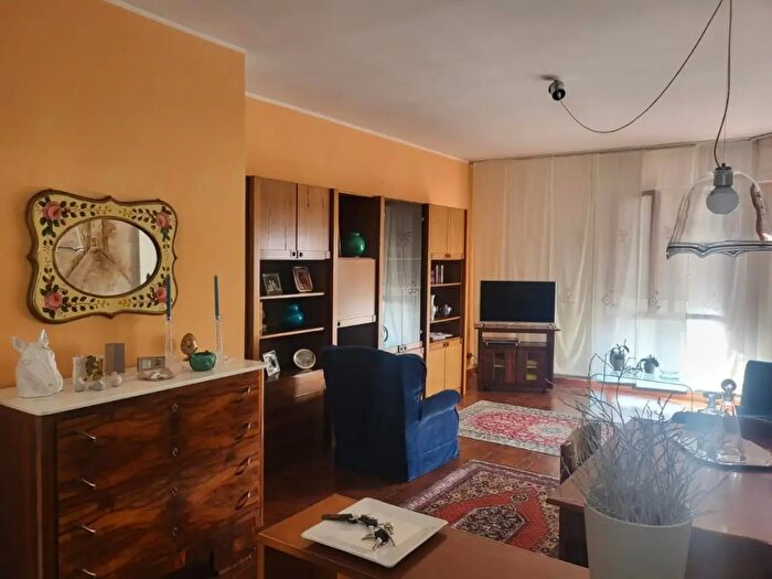 Appartamento con 5 locali in vendita in Carrara