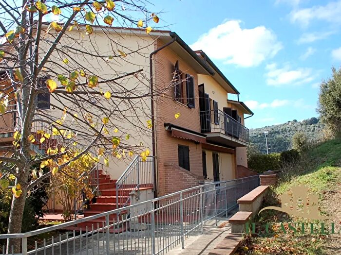 Appartamento quadrilocale in vendita in Viale della Repubblica, Panicale