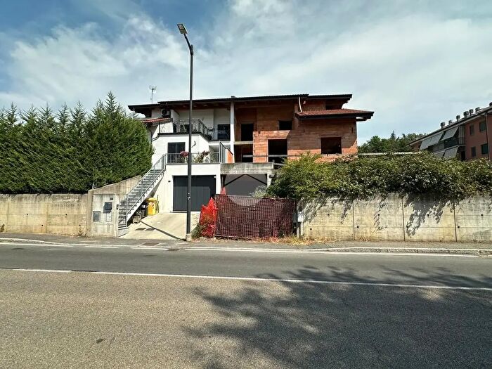 Casa con 6 locali in vendita in Strada Laverdina, Asti