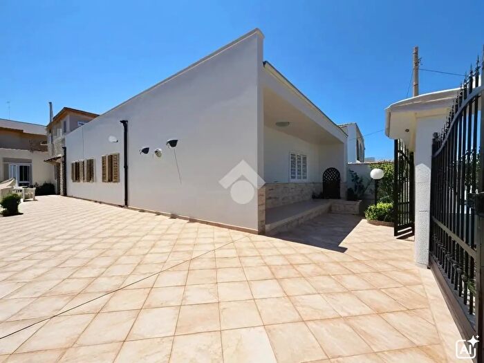 Casa con 5 locali in vendita in Via S Luigi Gonzaga, Porto Cesareo