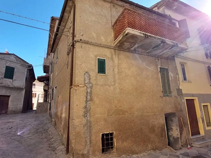 Appartamento quadrilocale in vendita in Via del Pretorio, Cinigiano