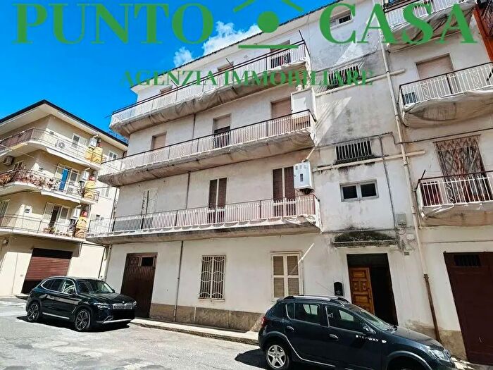 Casa con 9 locali in vendita in Via Zanotti Bianco, Lamezia Terme