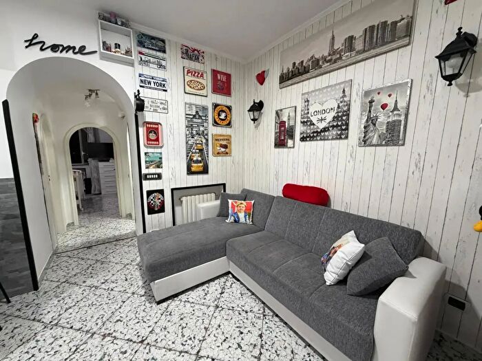 Appartamento bilocale in vendita in Via San Giuseppe dei Nudi, Napoli