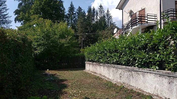 Appartamento trilocale in vendita in Arcinazzo Romano, Arcinazzo Romano