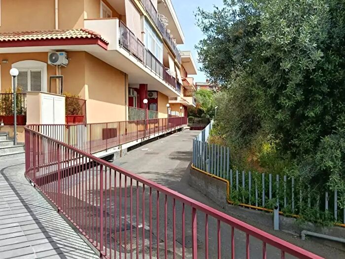 Appartamento bilocale in vendita in Via Dott Antonino Ferlito, Aci Catena