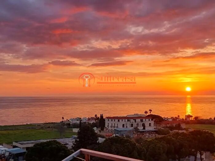 Appartamento trilocale in vendita in Via Tolomeo, Trani