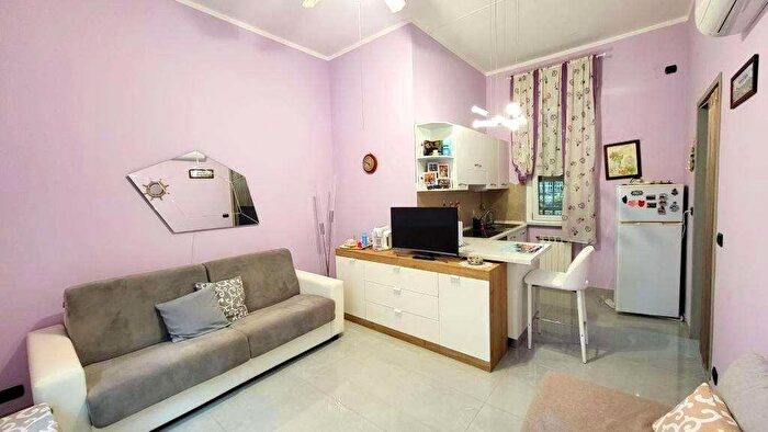 Appartamento trilocale in vendita in Viale delle Palme, Cogoleto