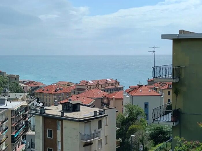Appartamento quadrilocale in affitto in Via Cassisi, Celle Ligure
