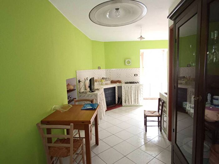 Appartamento trilocale in affitto in Via Trinità, Centro, Lagonegro