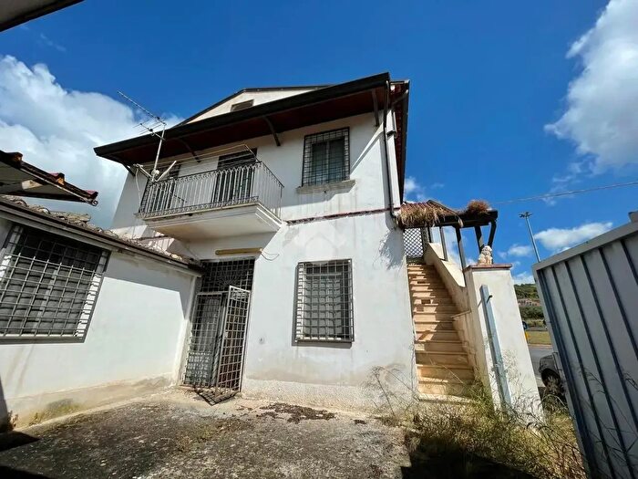Casa quadrilocale in vendita in C da Bianchino, Castrovillari