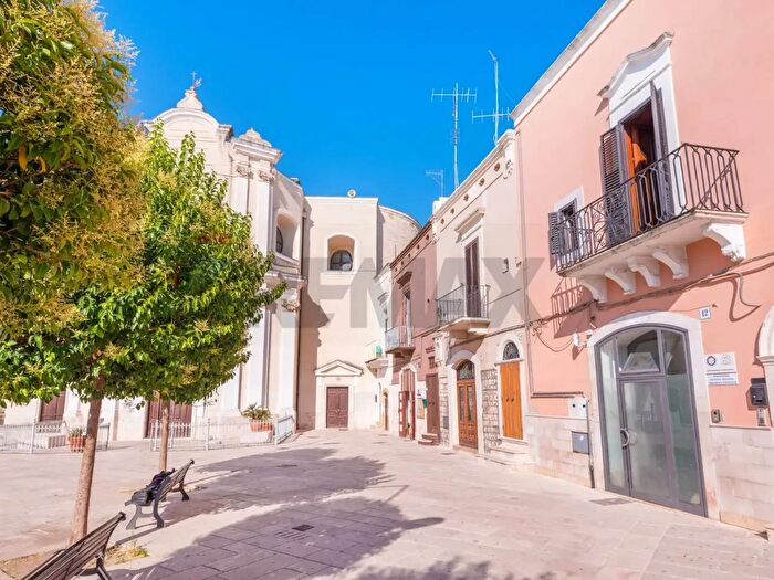 Casa con 9 locali in vendita in Piazza Santa Maria del Campo, Bari