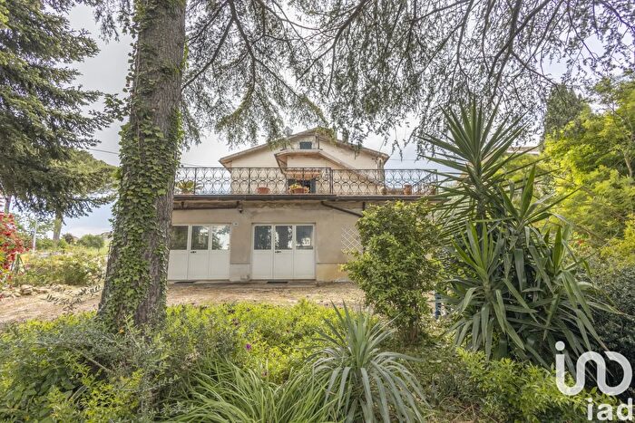 Casa con 11 locali in vendita in Via Giacomo Leopardi, Appignano