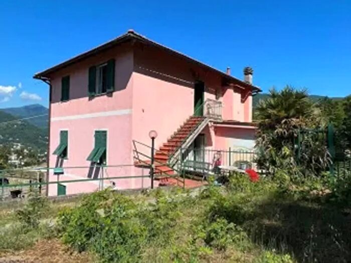 Appartamento quadrilocale in vendita in Salita Serino, Genova