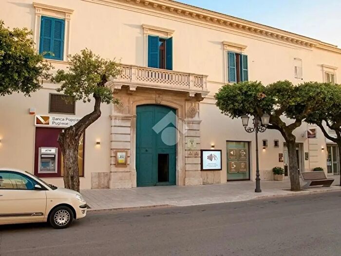 Casa con 9 locali in vendita in Corso Skanderberg, Campomarino