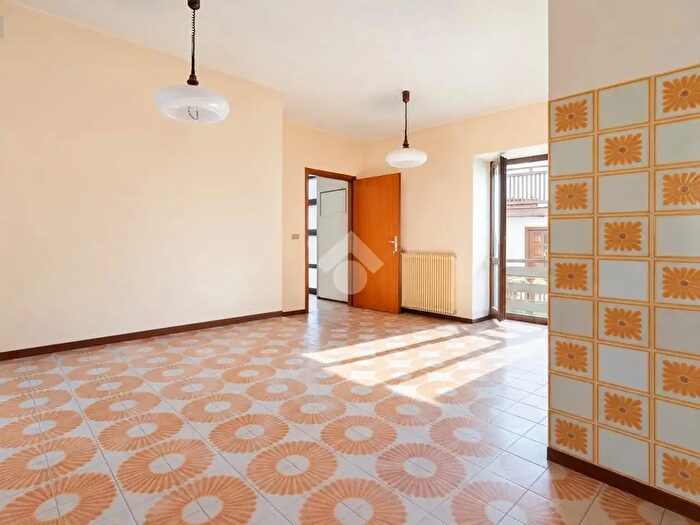 Casa con 8 locali in vendita in Via Tartarotti, Calceranica Al Lago