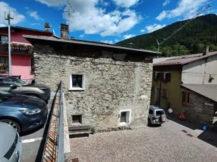 Casa con 6 locali in vendita in Temu'
