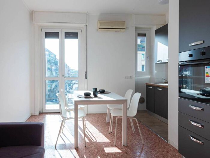 Appartamento trilocale in affitto in Via Ruggero Leoncavallo, Parco Trotter, Milano