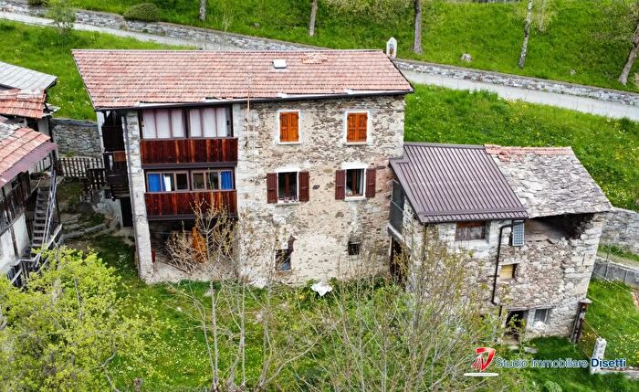 Casa con 8 locali in vendita in Via San Sisto, Cevo