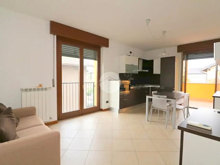 Appartamento bilocale in affitto in Via Medaglie d'Oro, Rho