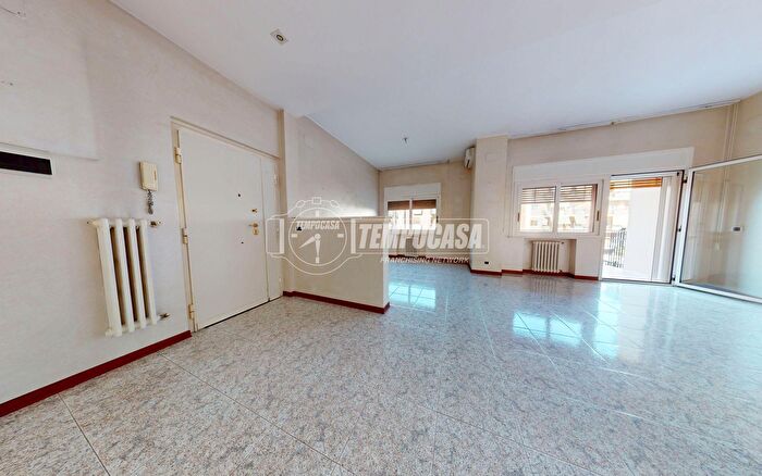 Appartamento trilocale in vendita in Viale Papa Pio XII, Bari