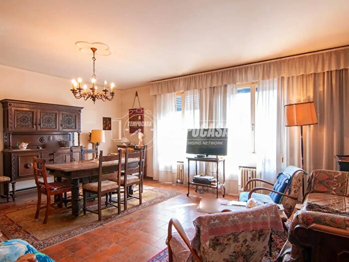 Appartamento con 5 locali in vendita in Via Carlo Belviglieri, Verona