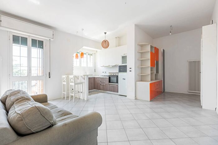 Appartamento trilocale in vendita in Via Lamponi, Bologna