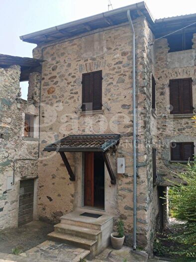 Casa con 5 locali in vendita in Via Civetta Snc, Berbenno Di Valtellina