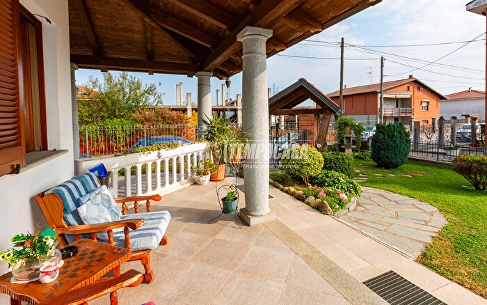 Case in Vendita e in Affitto - 3