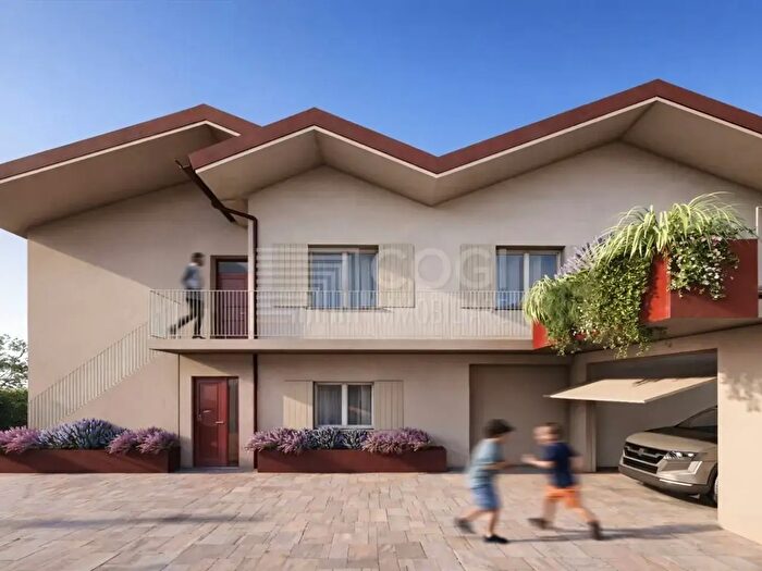 Casa quadrilocale in vendita in Via Dante Alighieri, Massa Lombarda