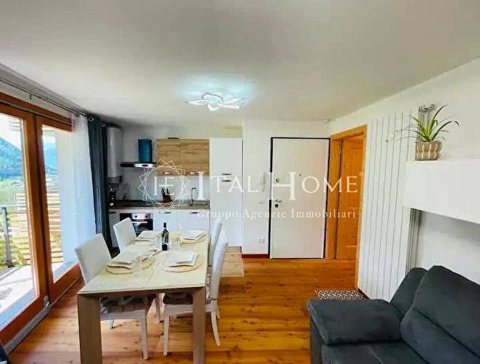 Appartamento trilocale in affitto in Via Tres, Centro, Vione