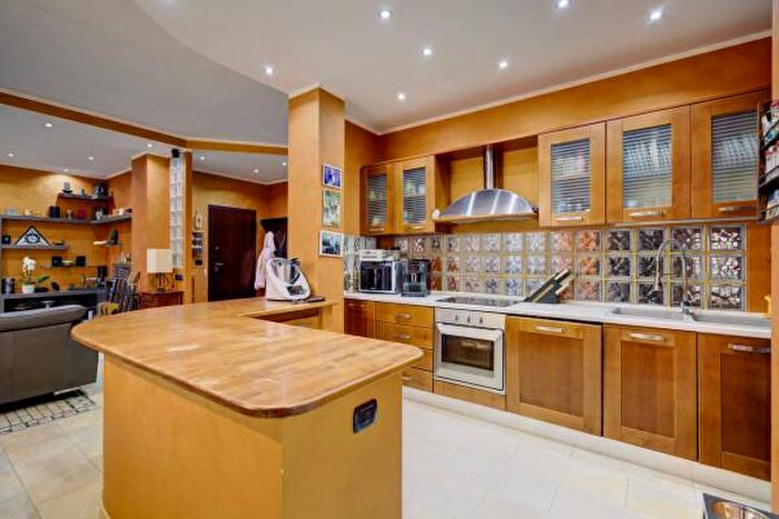 Casa con 6 locali in vendita in Via O Boccali Grug, Grugliasco