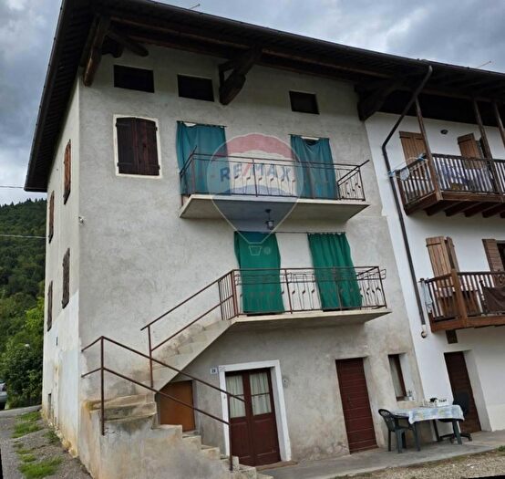 Casa quadrilocale in vendita in Via S Rocco, Feltre