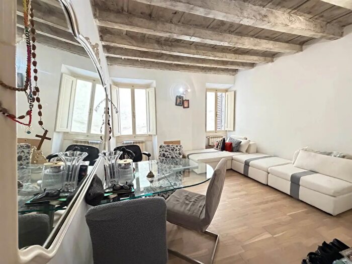 Appartamento trilocale in affitto in Firenze