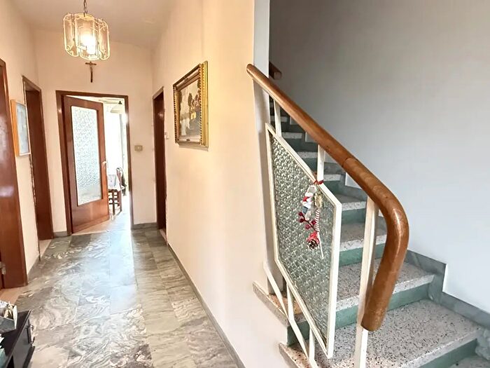 Casa con 6 locali in vendita in Via Natisone, Padova