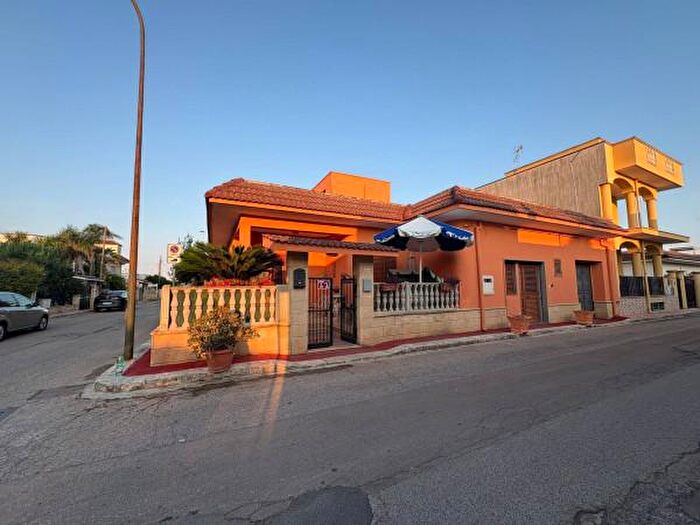 Casa con 6 locali in vendita in Via Lucania, Avetrana