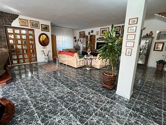 Casa con 6 locali in vendita in Via Madonna del Pantano, Giugliano In Campania
