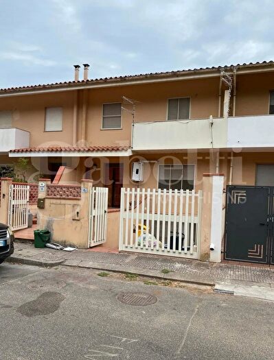 Casa quadrilocale in vendita in Via Magellano, Oristano