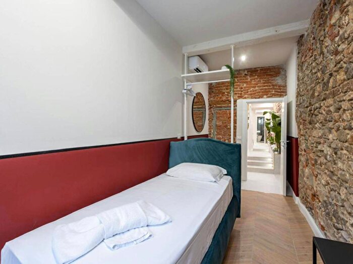 Appartamento quadrilocale in affitto in Via Palazzuolo, Borgo Ognissanti Il Prato, Firenze