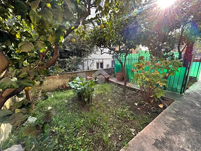 Appartamento quadrilocale in vendita in Via Laggiaro, Rapallo