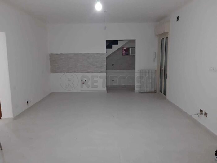 Appartamento con 5 locali in vendita in Via Chiaramonte Gulfi, Siracusa