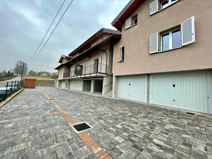 Casa bilocale in affitto in Via Del Fontanone, Centro, Azzate