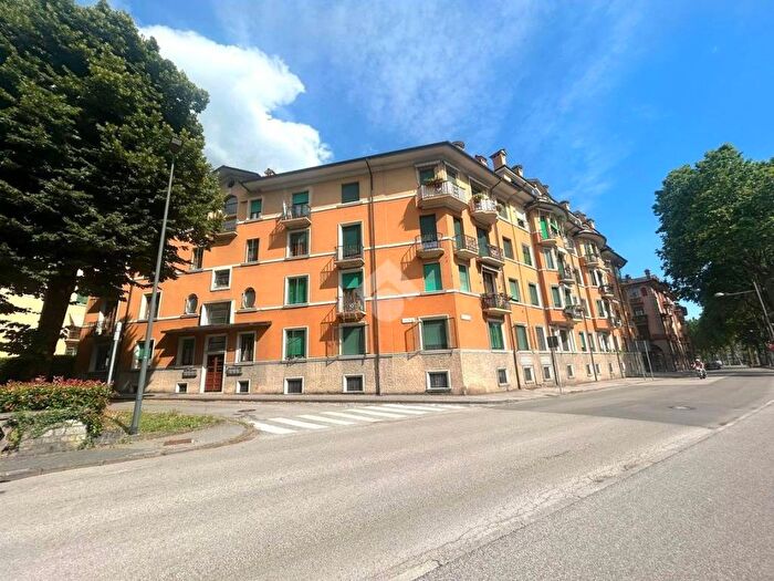 Appartamento bilocale in affitto in Viale Rossini, Centro, Valdagno