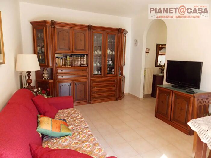 Appartamento con 5 locali in vendita in Via Largo Campania, Ascoli Piceno
